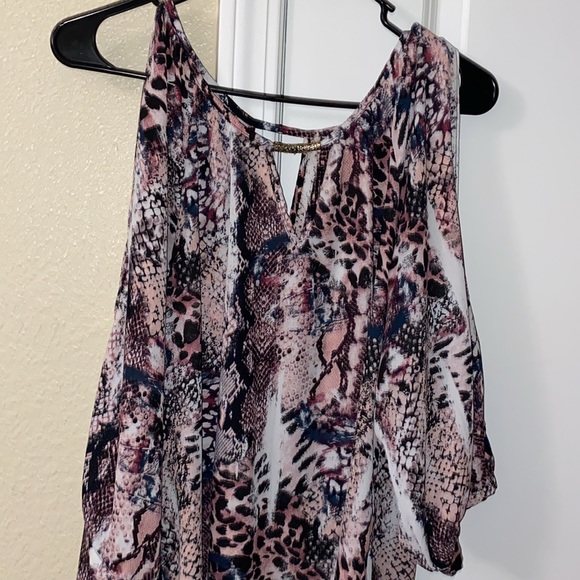 A Byer blouse - Picture 2 of 6
